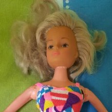 Barbie y Ken: TRAJE BARBIE,AÑOS 80-90. Lote 387679079
