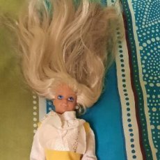 Barbie y Ken: TRAJE BARBIE,AÑOS 80-90. Lote 387680334