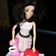 Barbie y Ken: MUEBLE DE COCINA PARA MUÑECA BARBIE, MONSTER HIGH (MUÑECA NO INCLUIDA). Lote 403315474