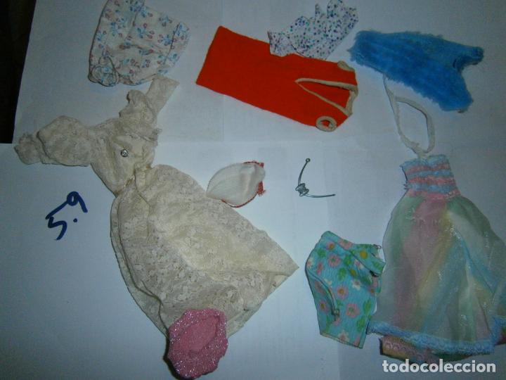 Barbie y Ken: LOTE DE ANTIGUAS PRENDAS Y COMPLEMENTOS BARBIE - Foto 1