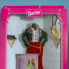 Barbie y Ken: CONJUNTO BARBIE ''FASHION AVENUE ESPAÑA '' EN CAJA .