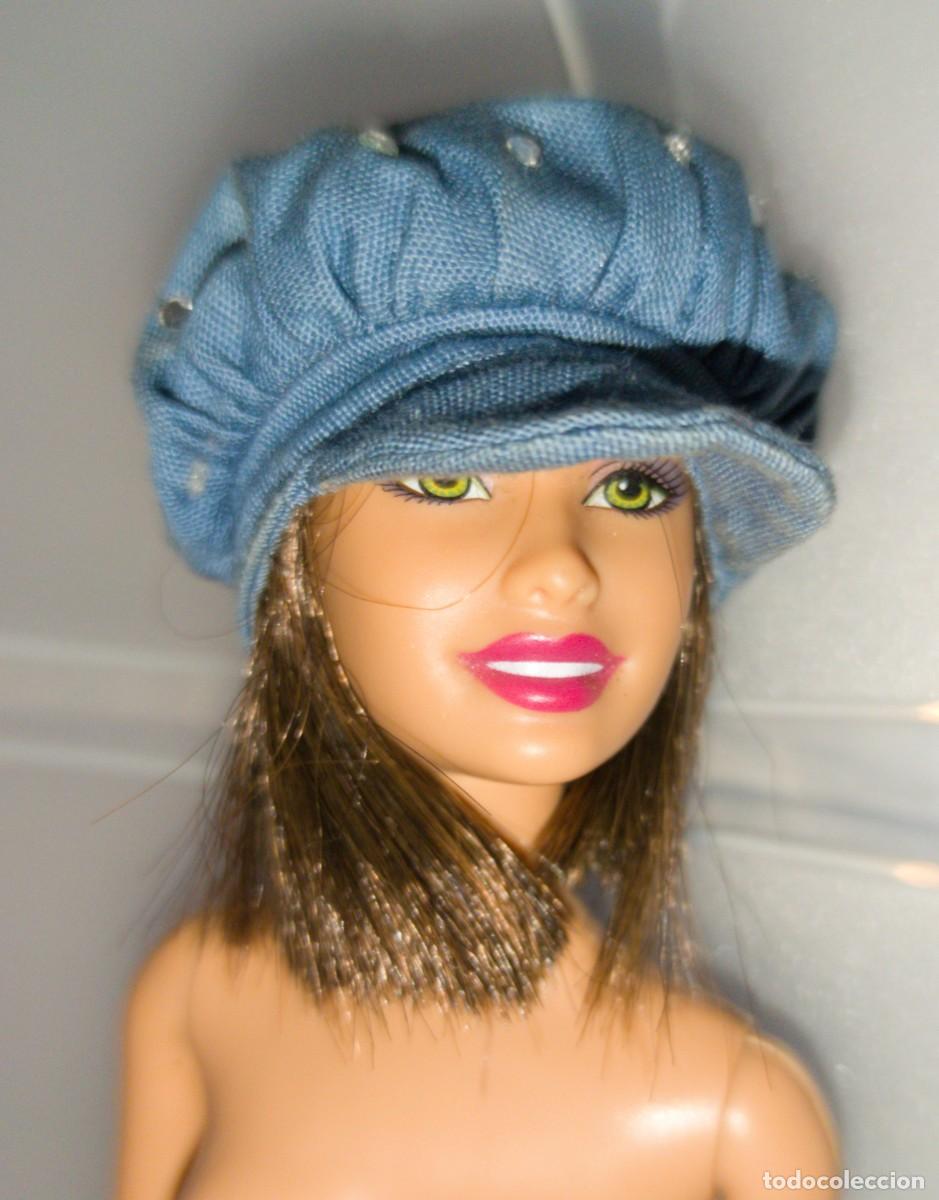 Barbie y Ken: Gorra gorro mu&ntilde;eca Barbie ropa mattel - Foto 1
