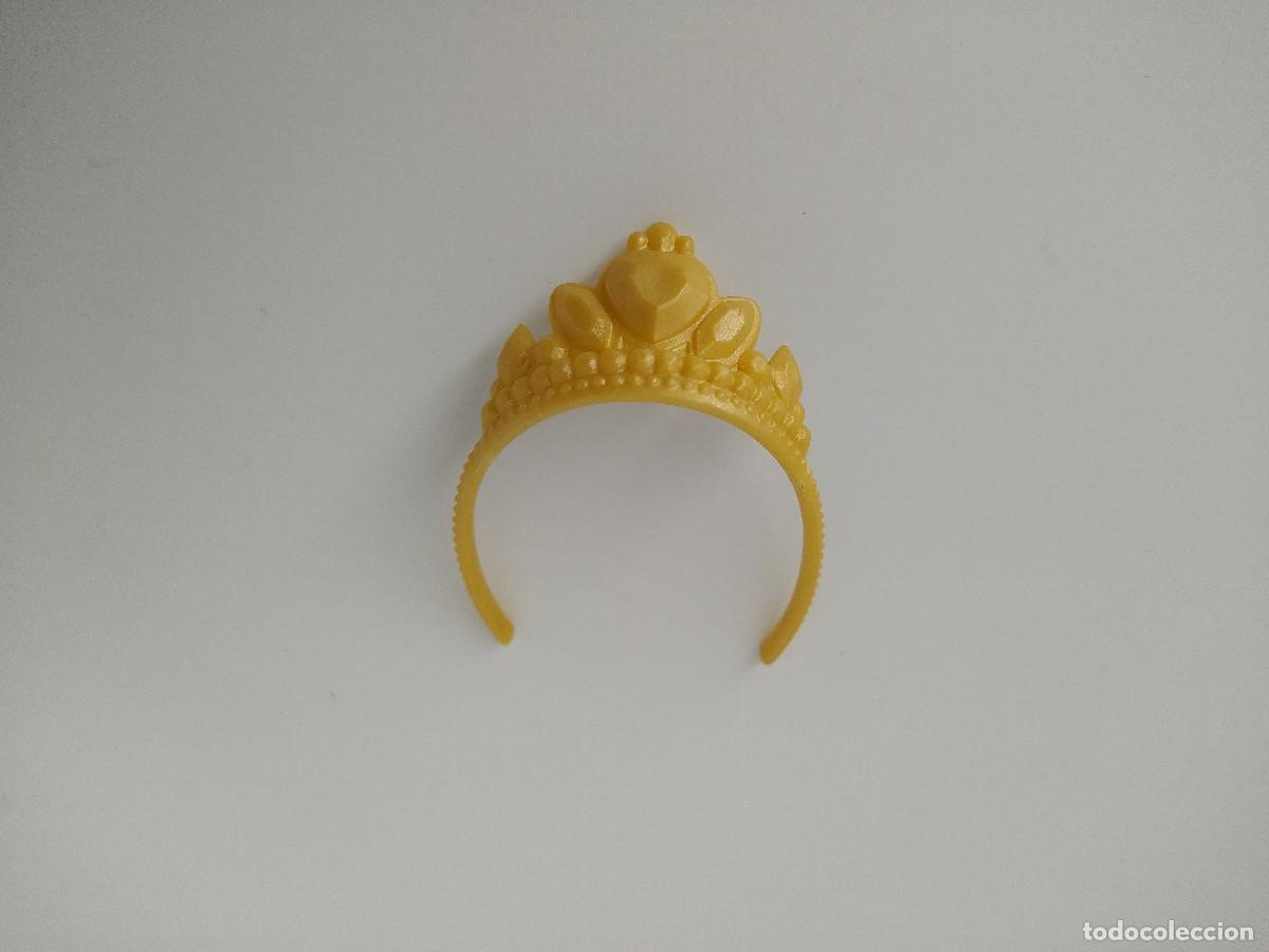 Barbie et Ken: Corona color dorado original Barbie - Mattel