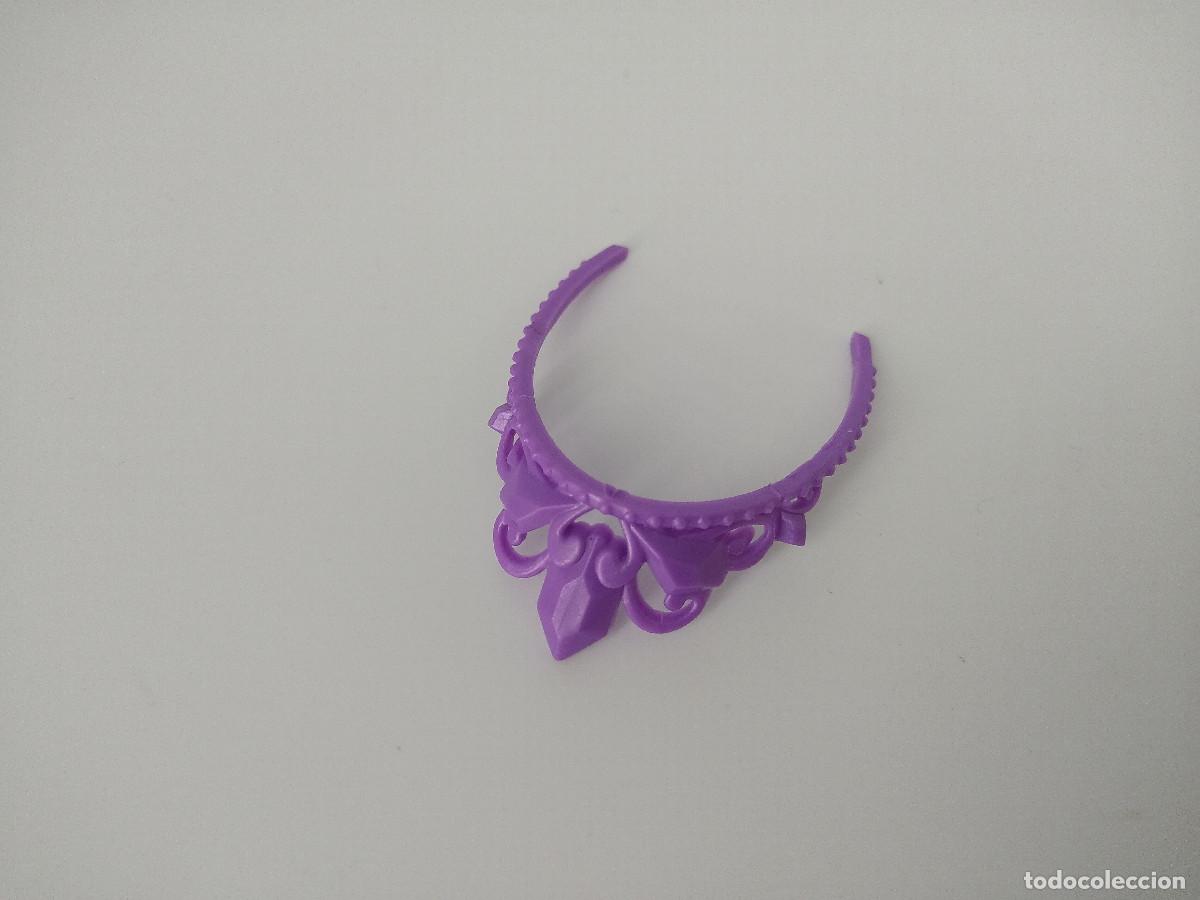 Barbie et Ken: Corona color morado original Barbie - Mattel