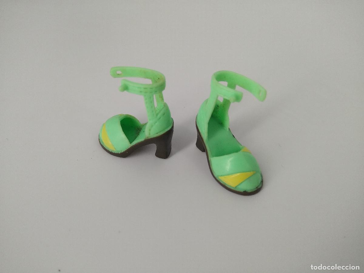Barbie und Ken: Zapatos / sandalias color verde originales Barbie - Mattel