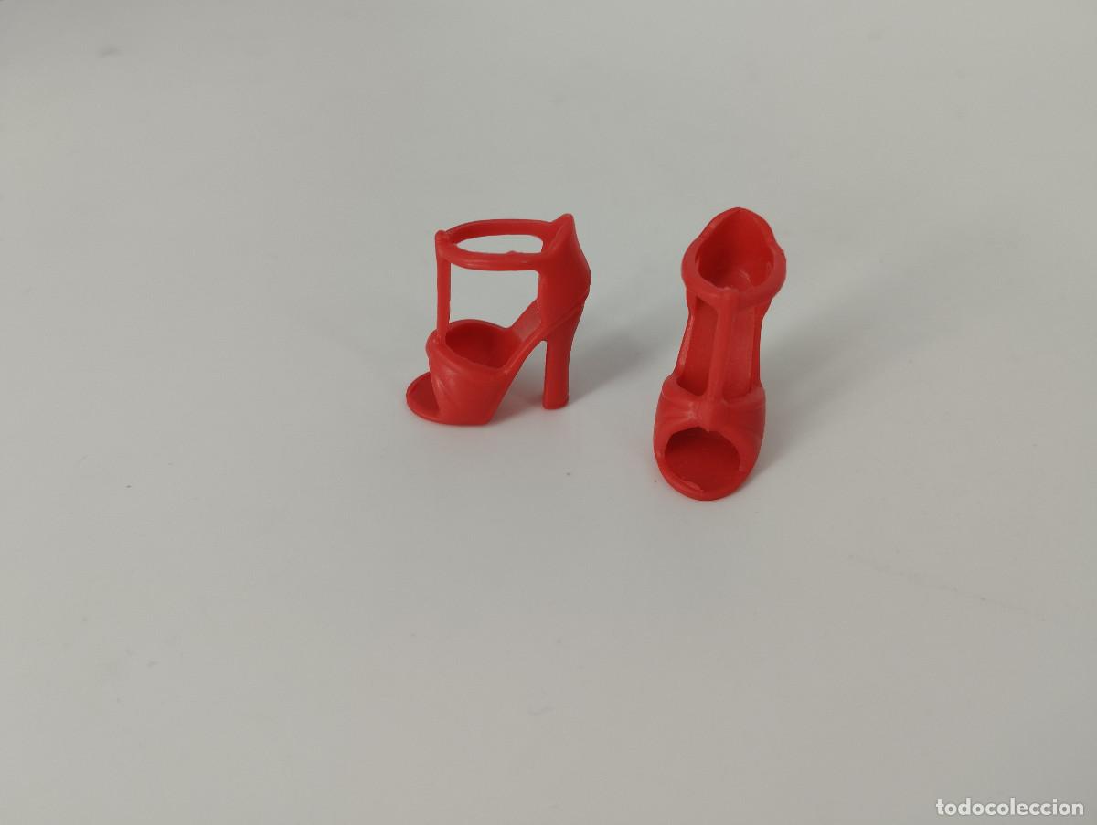 Barbie et Ken: Zapatos / sandalias color rojo originales Barbie - Mattel, 2000s