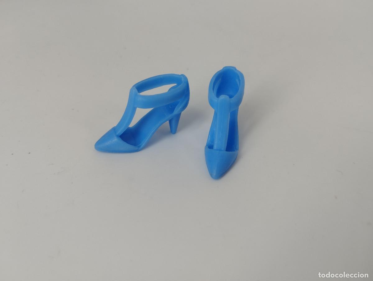 Barbie und Ken: Zapatos / sandalias color azul originales Barbie - Mattel, 2000s