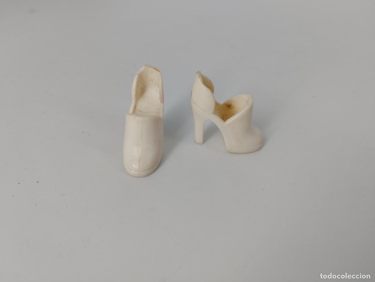 Barbie und Ken: Zapatos / sandalias color blanco originales Barbie - Mattel, 2000s