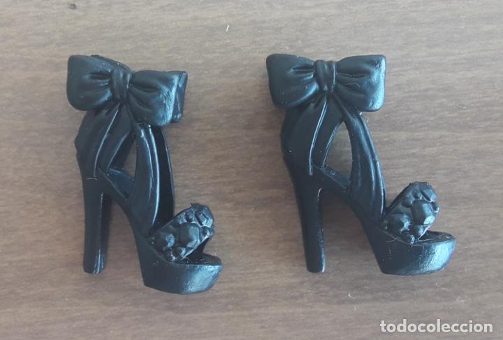 Barbie y Ken: ZAPATOS BARBIE ORIGINALES - Foto 1