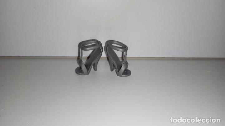 Barbie y Ken: Zapatos de mu&ntilde;eca Barbie - Foto 1