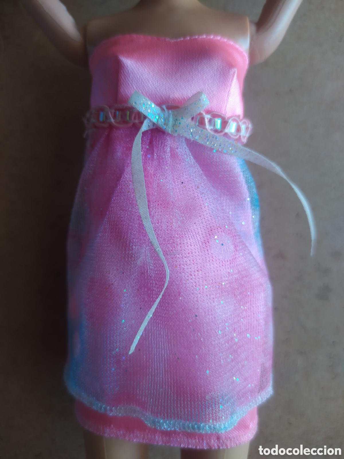 Barbie y Ken: Vestido para mu&ntilde;eca tipo Barbie - Foto 1