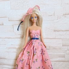 Barbie y Ken: PRECIOSO Y ELEGANTE VESTIDO DE FIESTA CON SOMBRERO Y ZAPATOS A JUEGO PARA BARBIE O MUÑECA SIMILAR