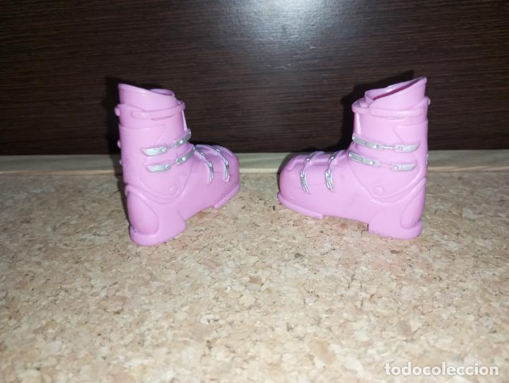 Barbie y Ken: Botas esquiar de mu&ntilde;eca bratz - Foto 3