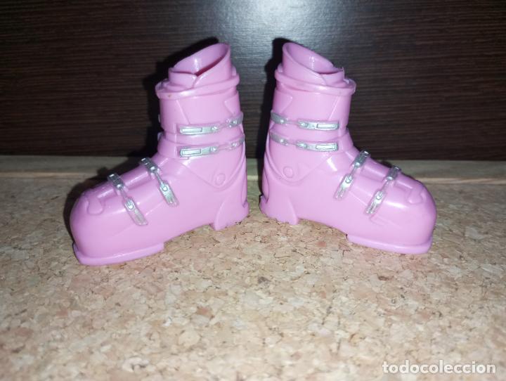 Barbie y Ken: Botas esquiar de mu&ntilde;eca bratz - Foto 1