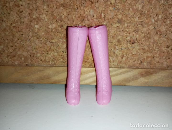Barbie y Ken: Zapatos botas para mu&ntilde;eca Barbie - Foto 2