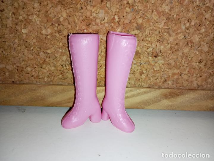 Barbie y Ken: Zapatos botas para mu&ntilde;eca Barbie - Foto 1