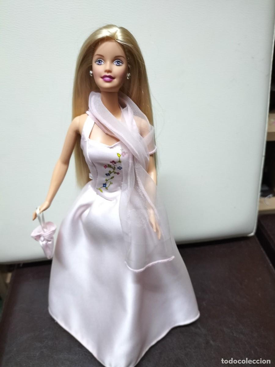 barbie antigua con traje fashion avenue - Buy Dresses and accessories for  Barbie and Ken dolls on todocoleccion