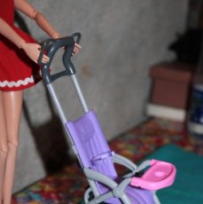 Barbie y Ken: SILLA PARA CAMINAR DE MUÑECO BEBE DE BARBIE