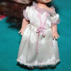 Barbie y Ken: VESTIDO PRINCESA CON ETIQUETA DE MUÑECA SHELLY LA HERMANA DE BARBIE