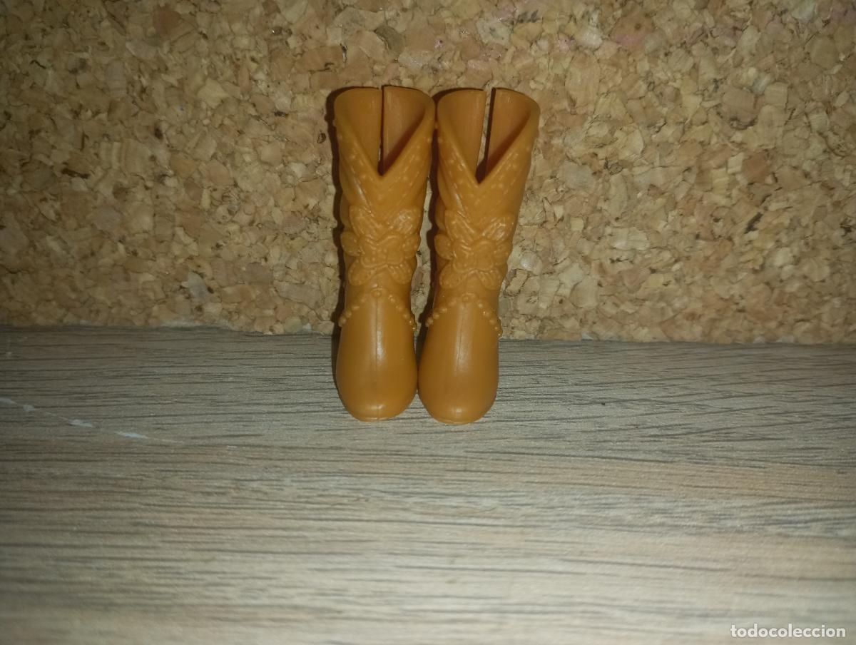 Barbie y Ken: Zapatos botas de mu&ntilde;eca Barbie - Foto 2