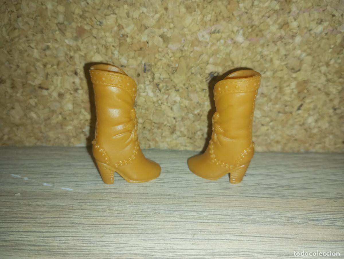 Barbie y Ken: Zapatos botas de mu&ntilde;eca Barbie - Foto 4