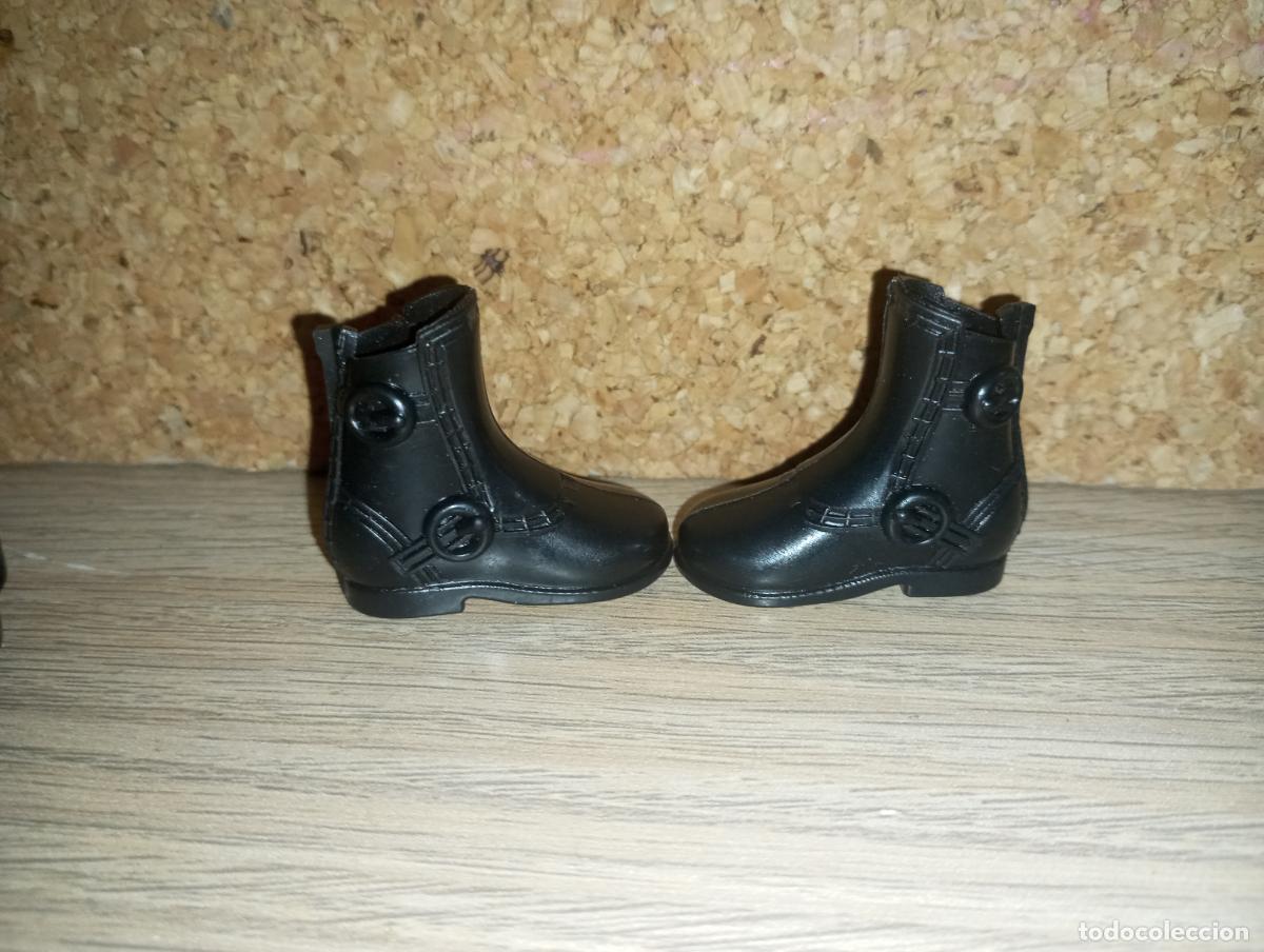 Barbie y Ken: Zapatos botas de mu&ntilde;eco Ken - Foto 4
