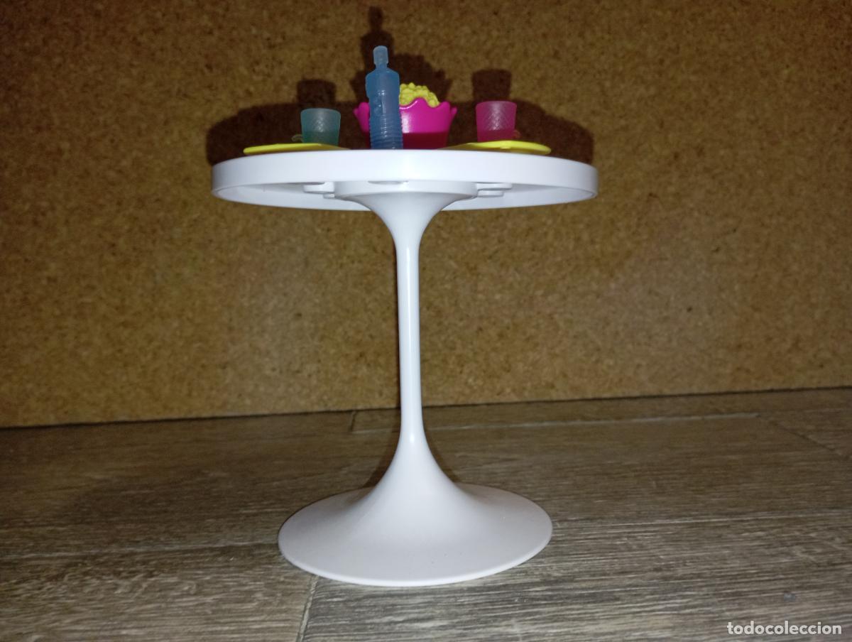 Barbie y Ken: Mesa de mu&ntilde;eca Barbie con accesorios - Foto 4