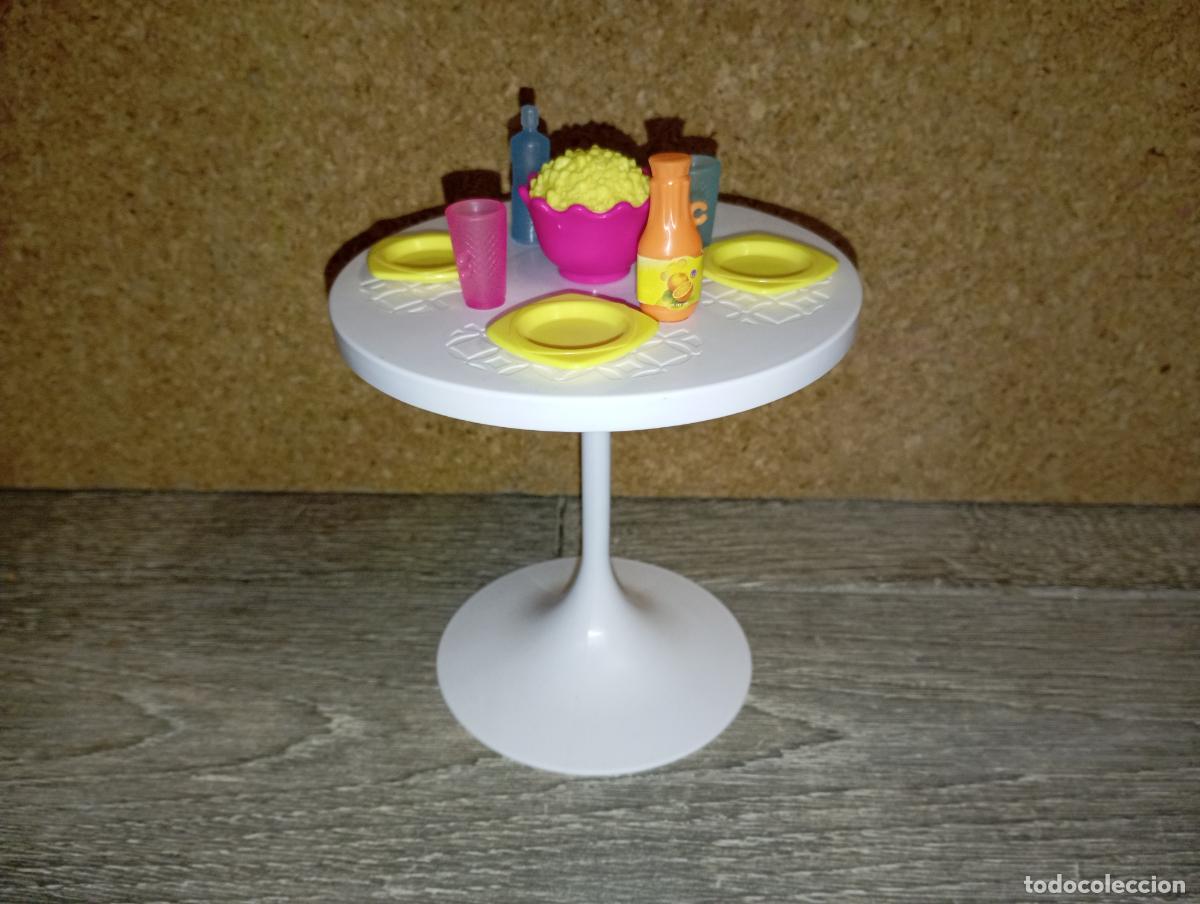 Barbie y Ken: Mesa de mu&ntilde;eca Barbie con accesorios - Foto 5
