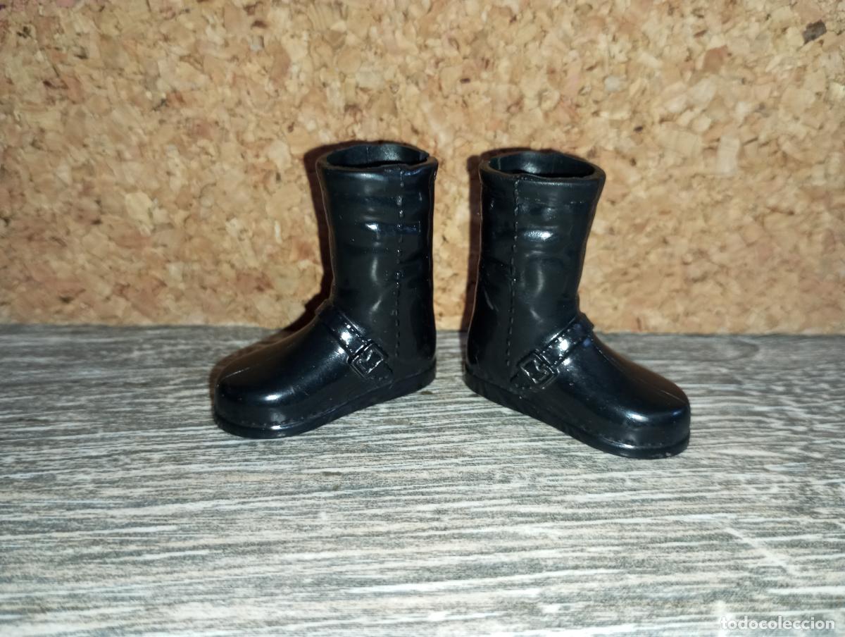 Barbie y Ken: Botas zapatos de mu&ntilde;eca Barbie - Foto 1