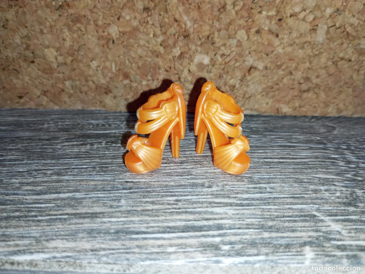 Barbie y Ken: Zapatos de mu&ntilde;eca Barbie - Foto 1