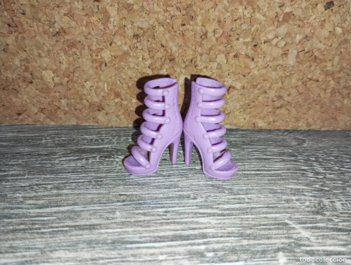 Barbie y Ken: Zapatos de mu&ntilde;eca Barbie - Foto 1
