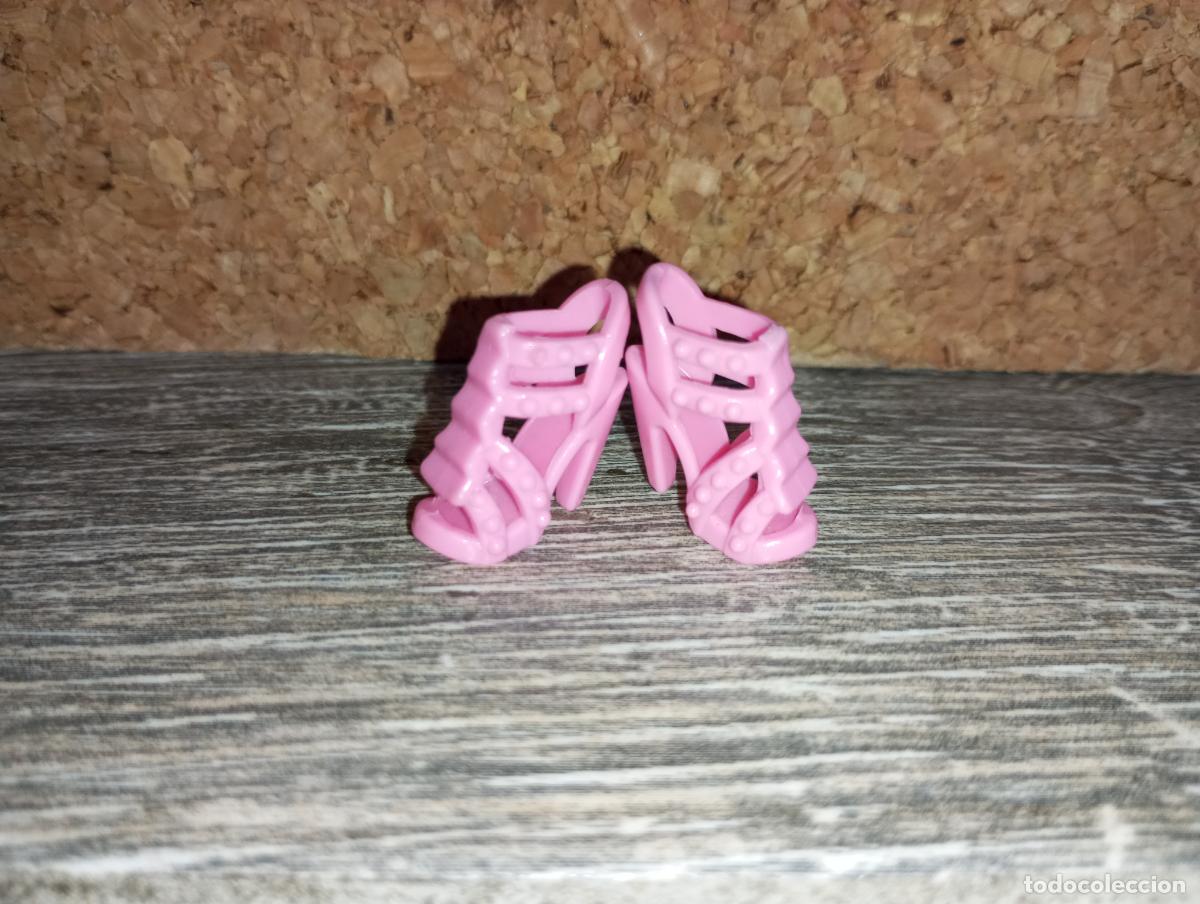 Barbie y Ken: Zapatos de mu&ntilde;eca Barbie - Foto 1
