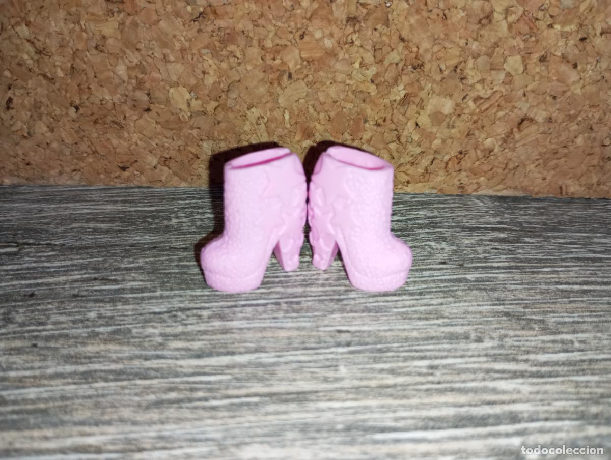 Barbie y Ken: Zapatos botas de mu&ntilde;eca Barbie - Foto 1