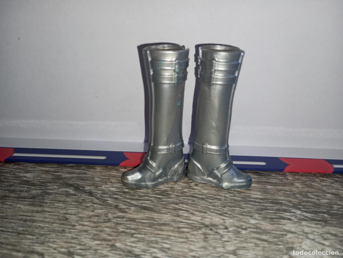 Barbie y Ken: Botas zapatos de mu&ntilde;eca Barbie - Foto 1