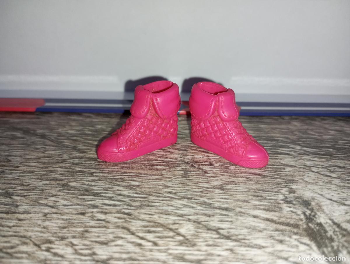 Barbie y Ken: zapatos botas de mu&ntilde;eca Barbie - Foto 1
