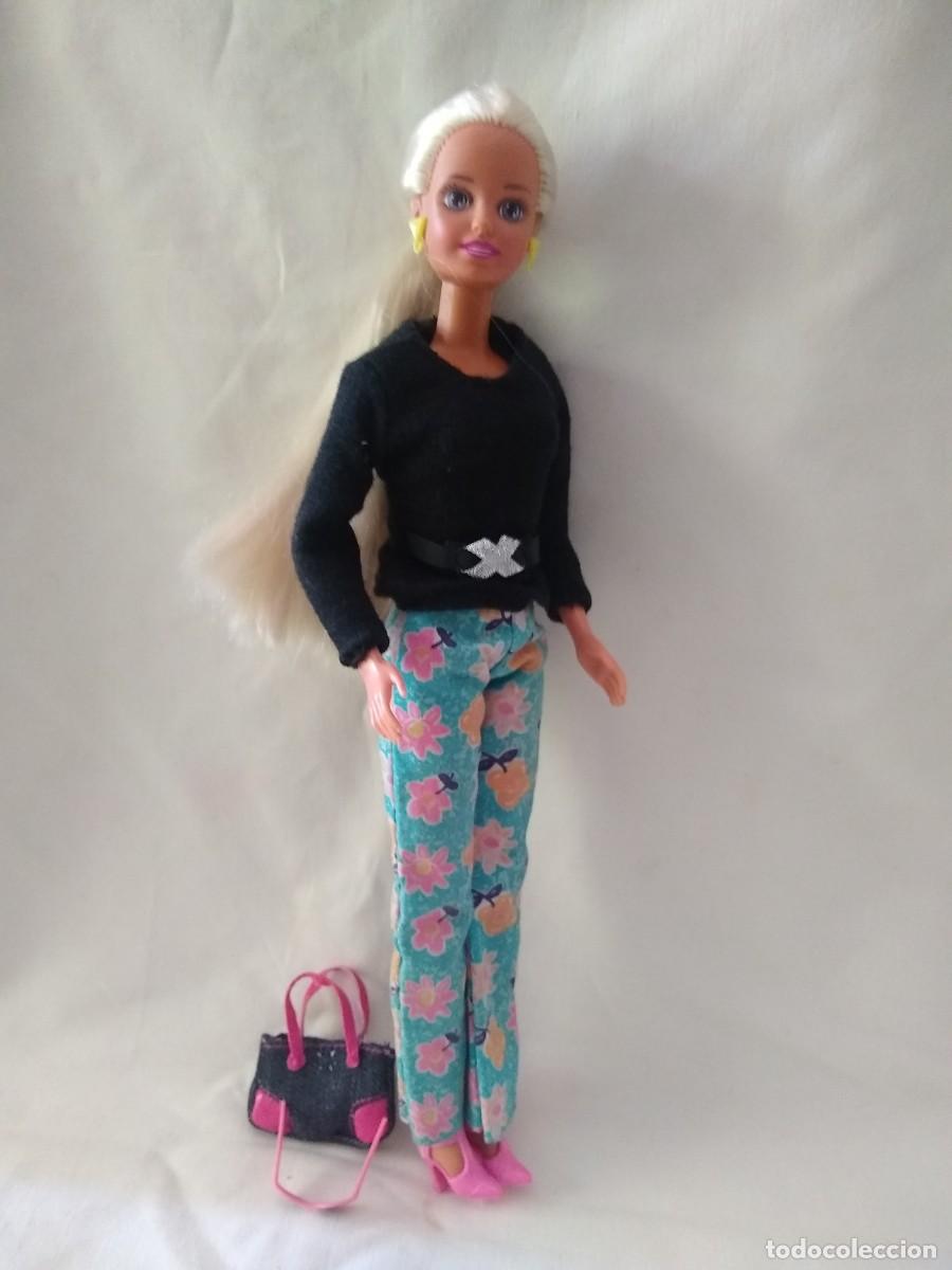 Barbie y Ken: Mu&ntilde;eca Sindy de Hasbro - Foto 2