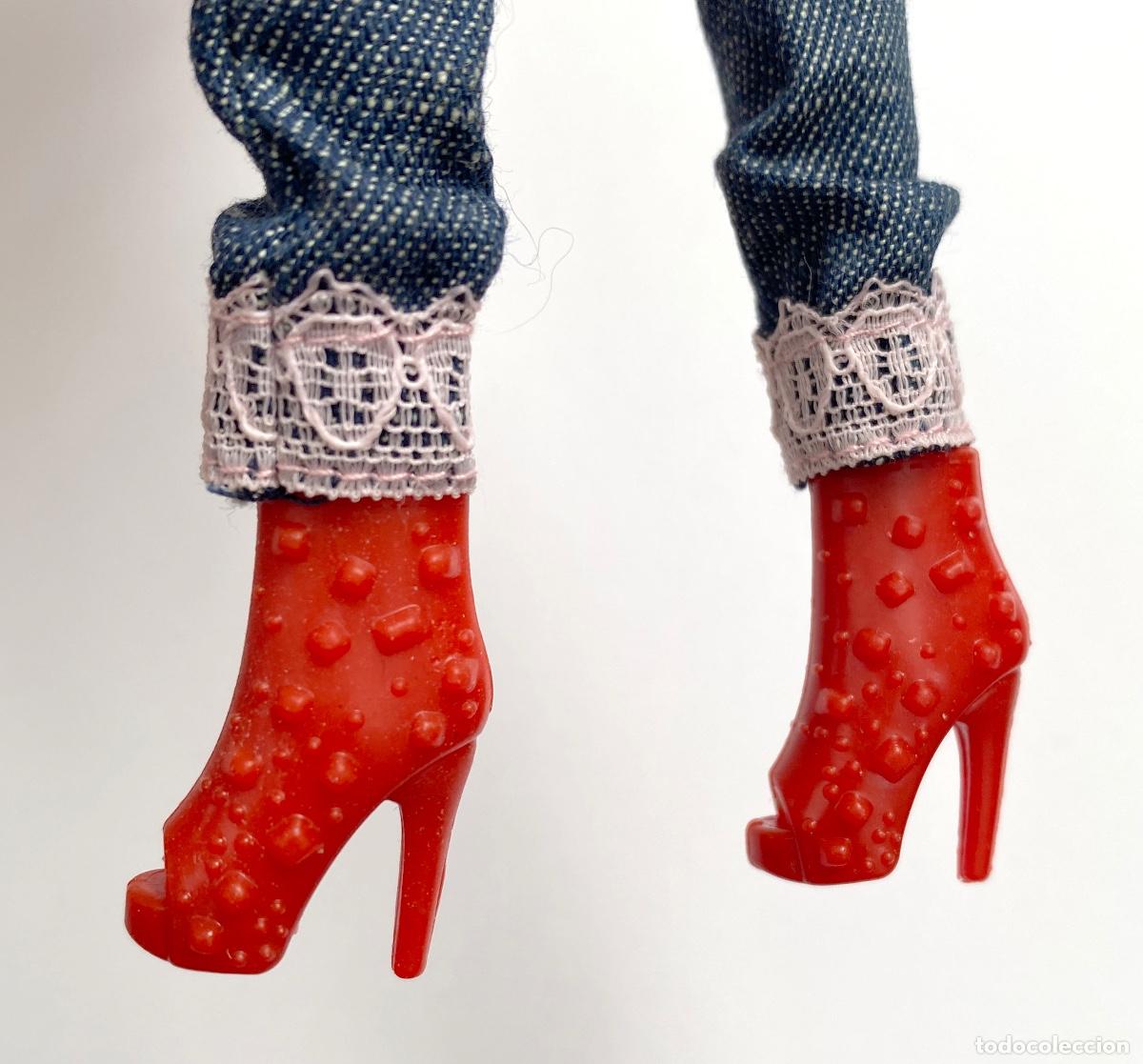 Barbie y Ken: Botines rojos barbie. - Foto 3