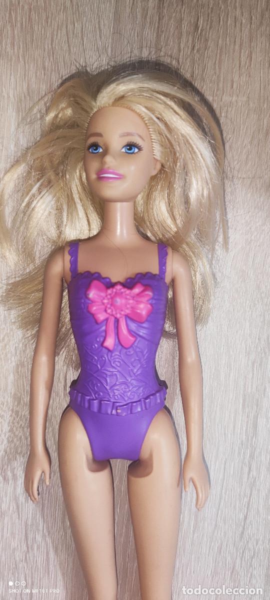 Barbie y Ken: Mu&ntilde;eca Barbie con ba&ntilde;ador - Foto 2
