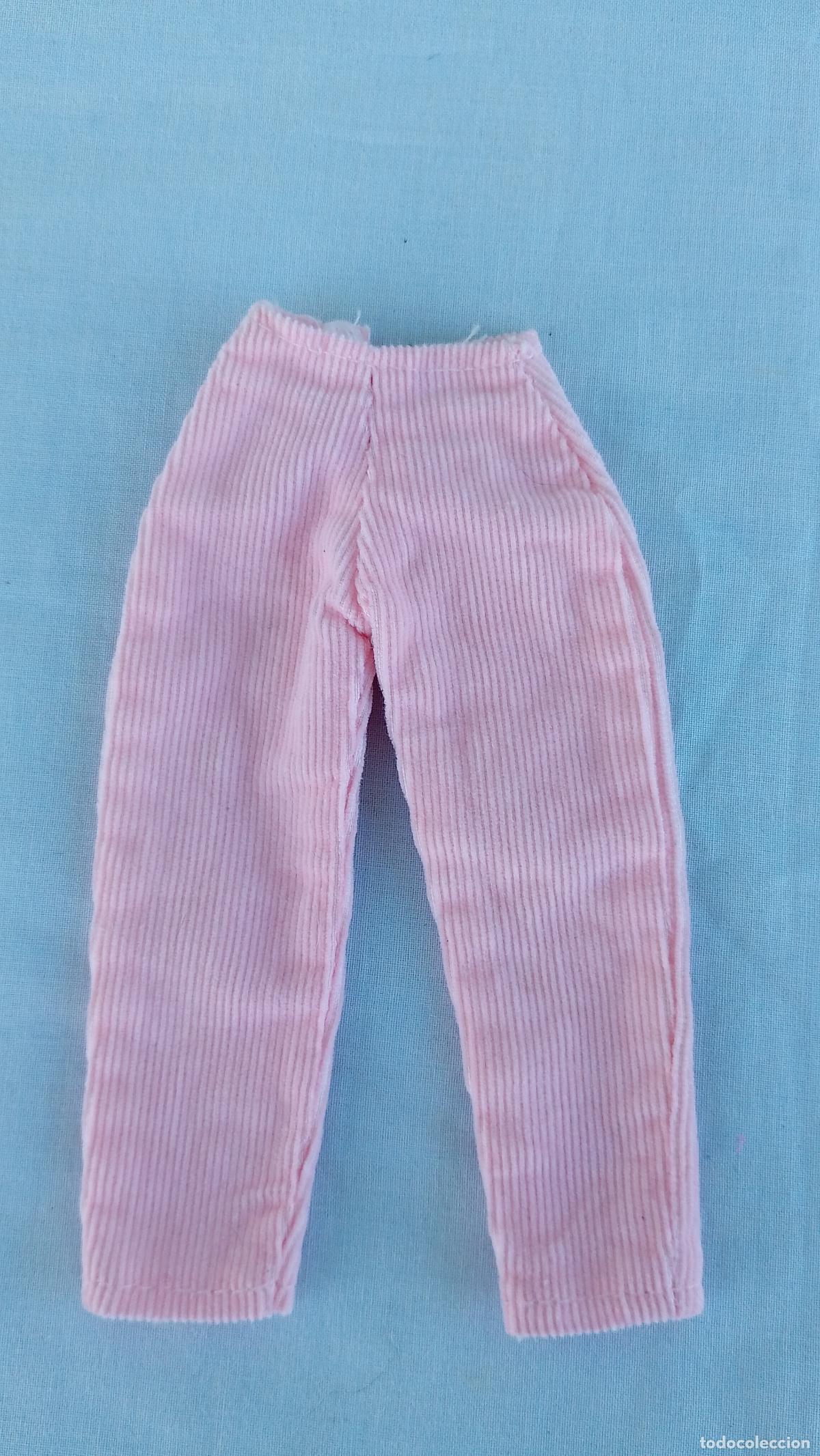 Barbie und Ken: Pantal&oacute;n conjunto Rusia para Barbie de Mattel, colecci&oacute;n Descubre el mundo con Barbie, RBA