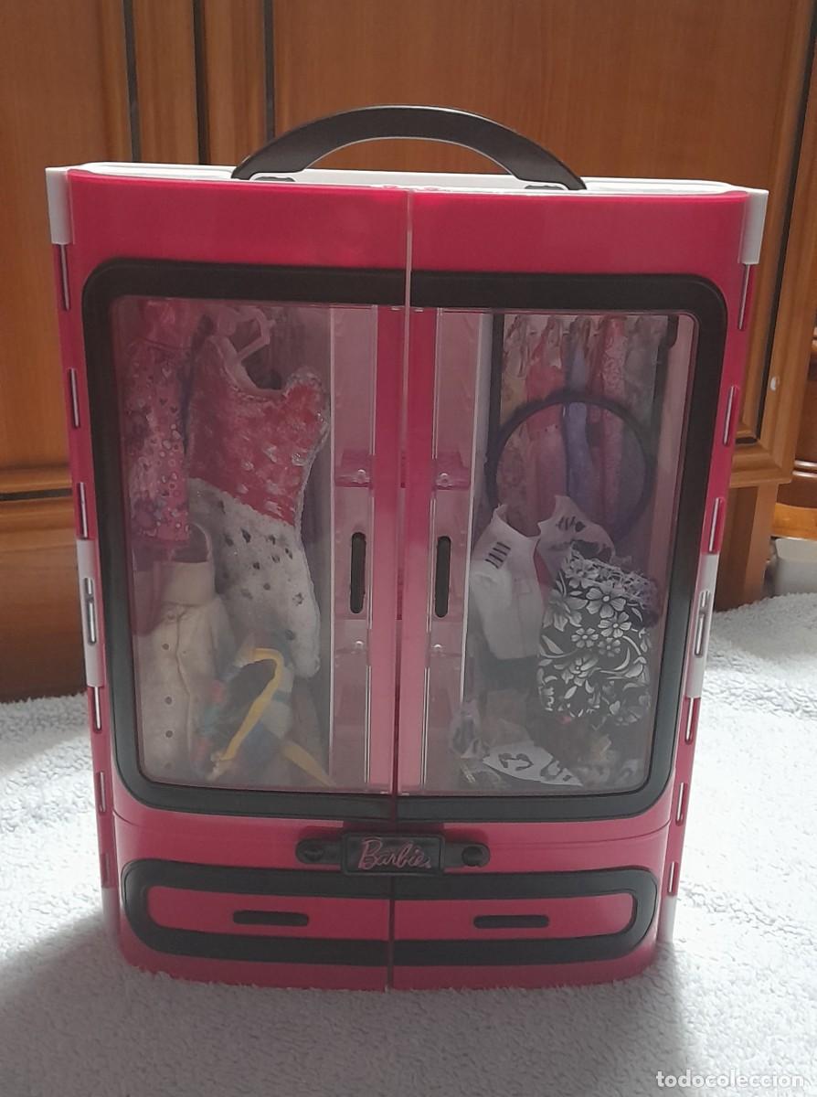 Barbie y Ken: ARMARIO DE LA BARBIE CON VESTIDOS Y COMPLEMENTOS - Foto 3