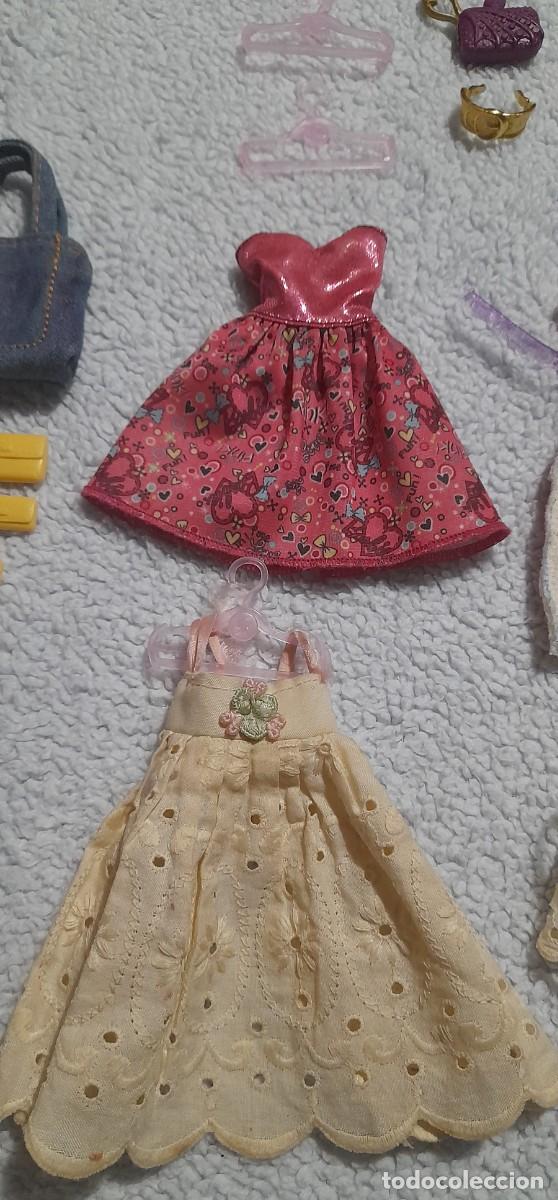 Barbie y Ken: ARMARIO DE LA BARBIE CON VESTIDOS Y COMPLEMENTOS - Foto 9
