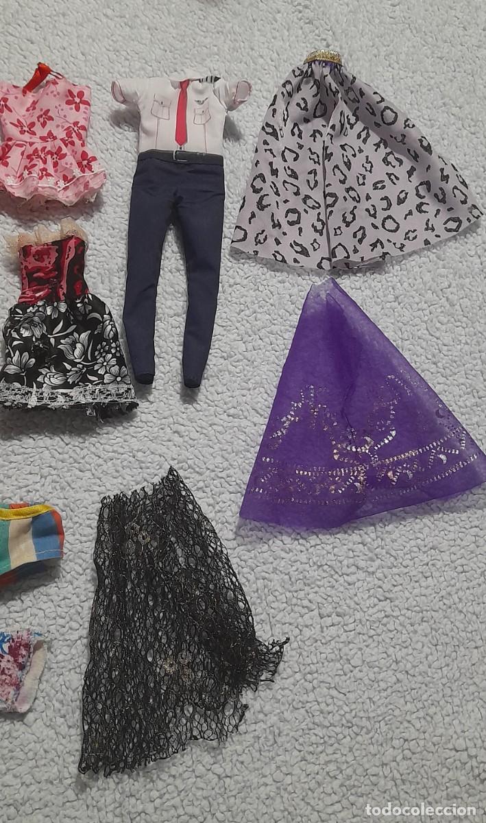 Barbie y Ken: ARMARIO DE LA BARBIE CON VESTIDOS Y COMPLEMENTOS - Foto 13
