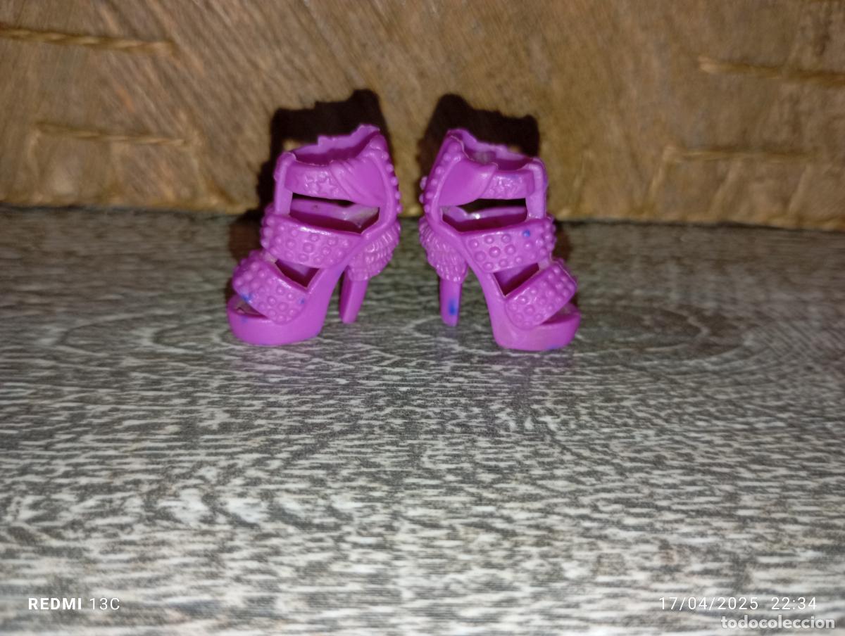Barbie y Ken: Zapatos botas de mu&ntilde;eca Barbie - Foto 1