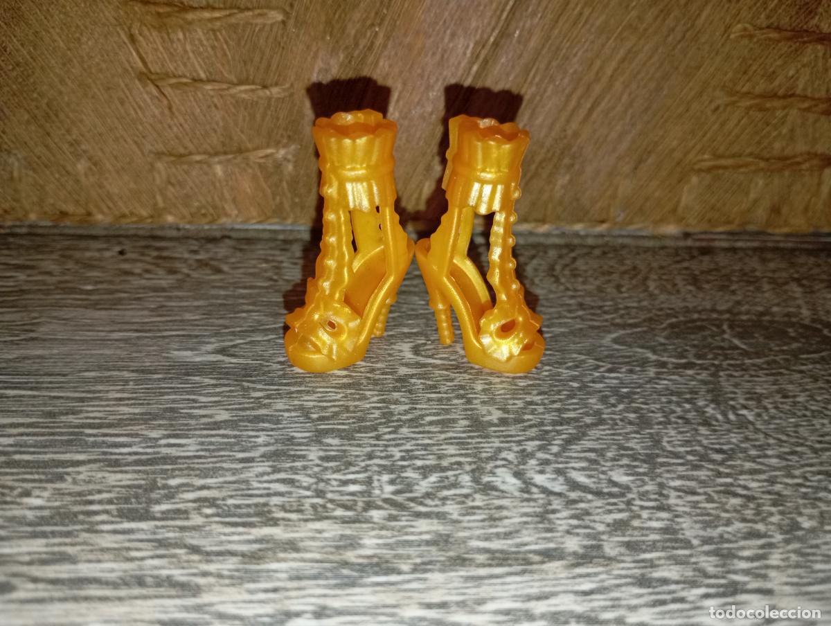 Barbie y Ken: Zapatos para mu&ntilde;eca Barbie - Foto 1