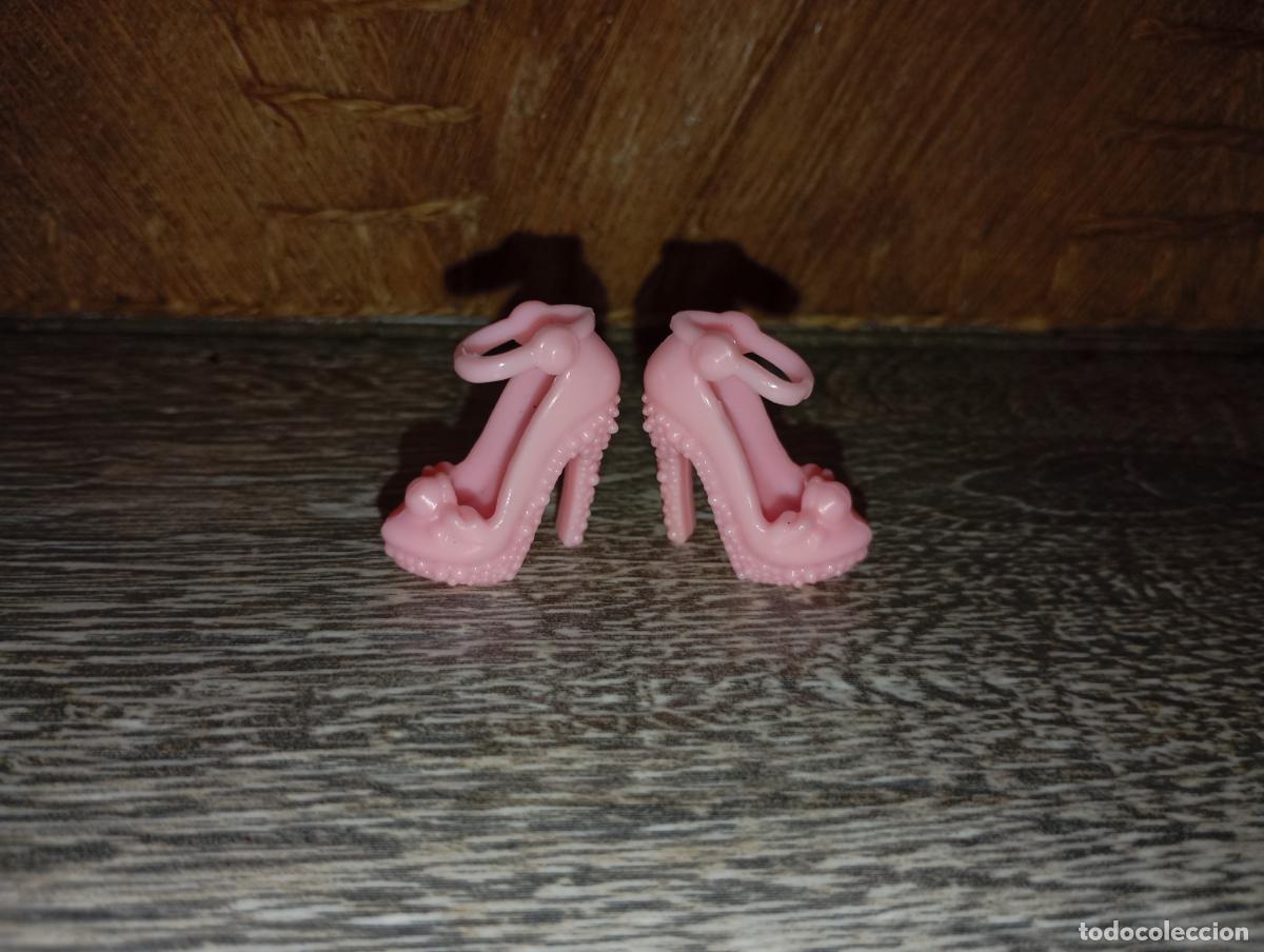 Barbie y Ken: Zapatos de mu&ntilde;eca Barbie - Foto 1