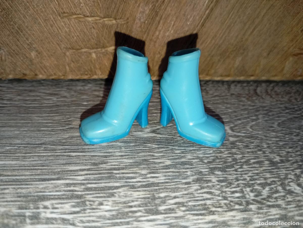 Barbie y Ken: Zapatos botas de mu&ntilde;eca Barbie - Foto 1