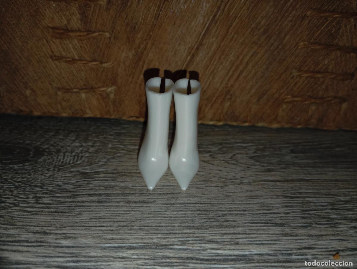 Barbie y Ken: Zapatos botas de mu&ntilde;eca Barbie - Foto 2