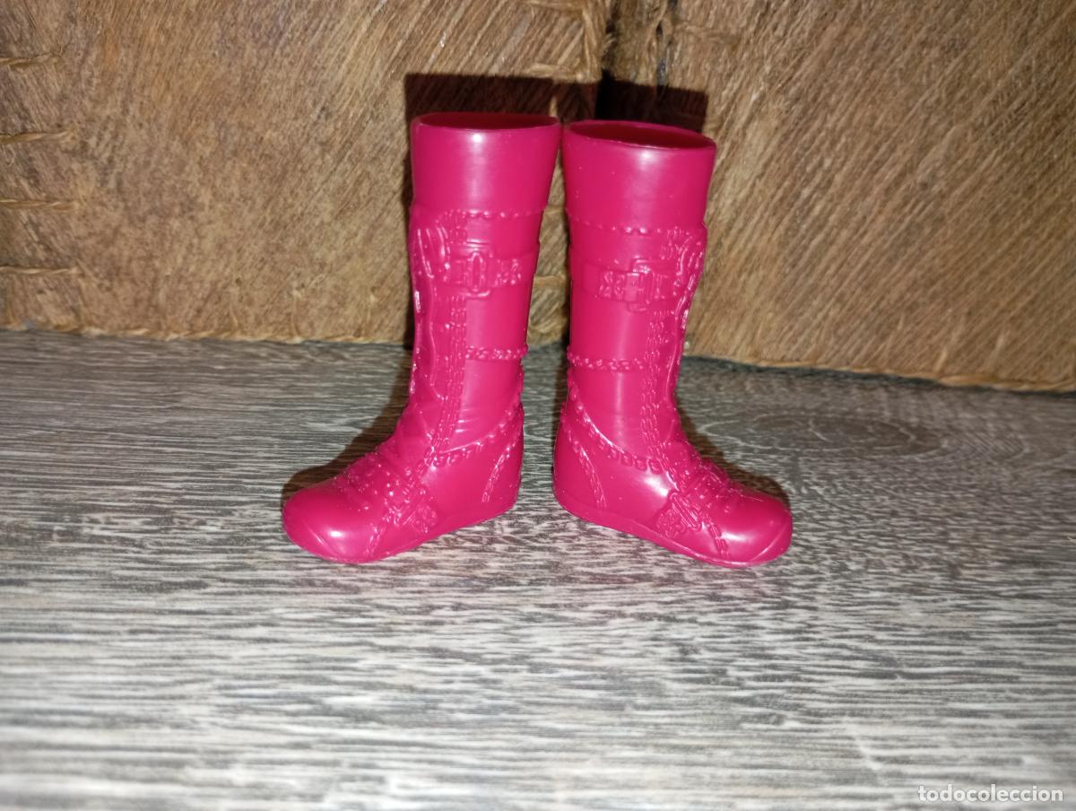 Barbie y Ken: Zapatos botas de mu&ntilde;eca Barbie - Foto 1