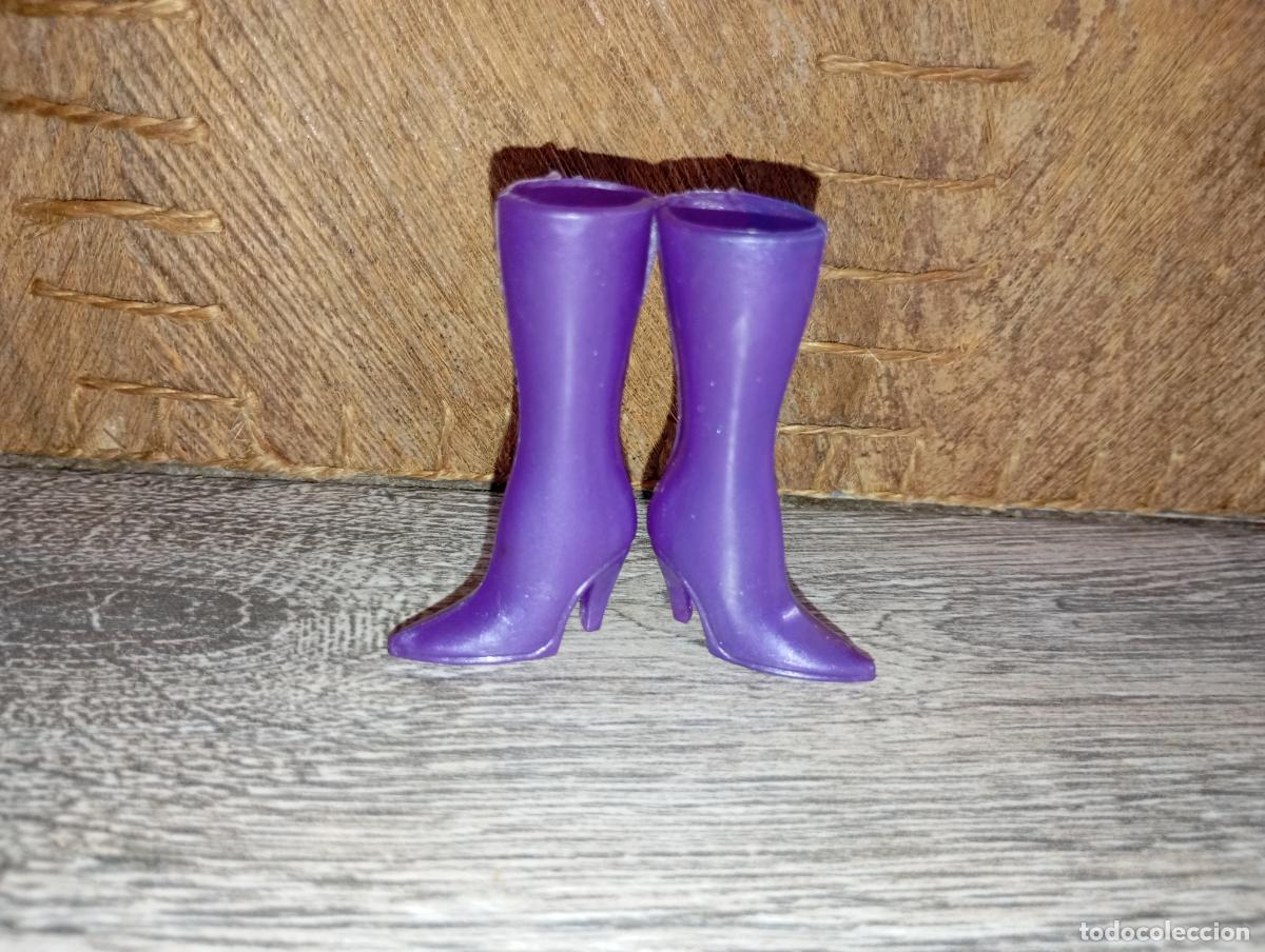 Barbie y Ken: zapatos botas de mu&ntilde;eca Barbie - Foto 1