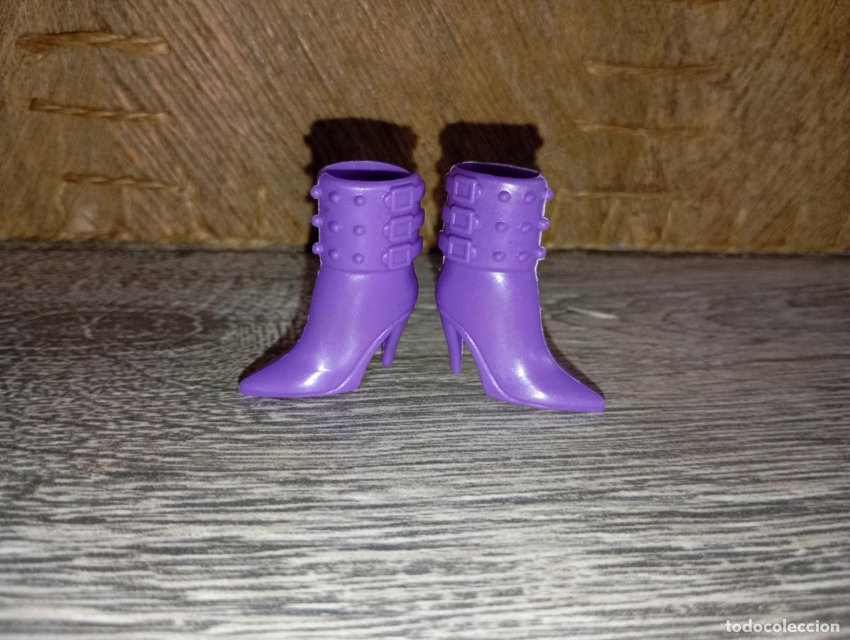 Barbie y Ken: zapatos botas de mu&ntilde;eca Barbie - Foto 1